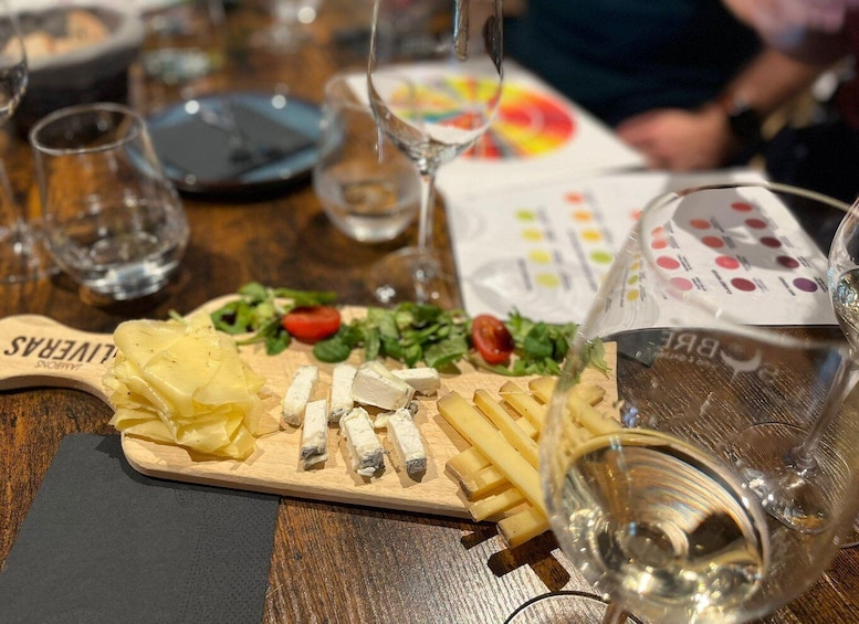 Picture 4 for Activity Bordeaux: Wine History Tour with Tasting