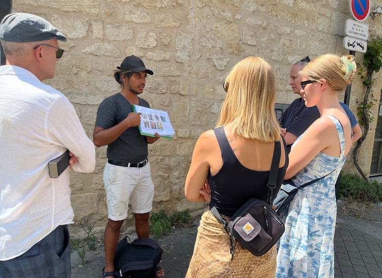 Picture 3 for Activity Bordeaux: Wine History Tour with Tasting