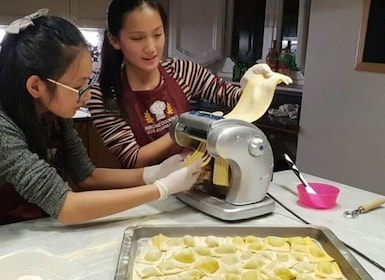 Pasta Making and Tiramisù Class in Rome (SHARED)