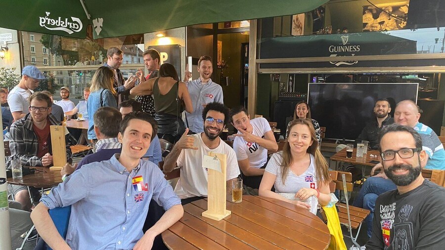 Zurich: Meet new people and enjoy free snacks