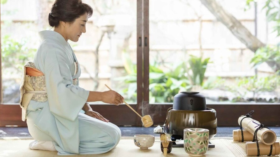 Kyoto: Machiya House Tea Ceremony and Kimono Rental
