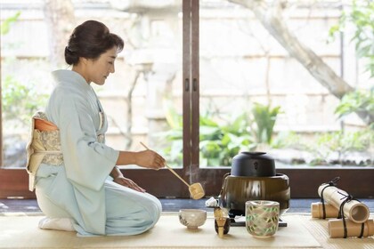 Kyoto Upacara Minum Teh di Machiya House dan Penyewaan Kimono