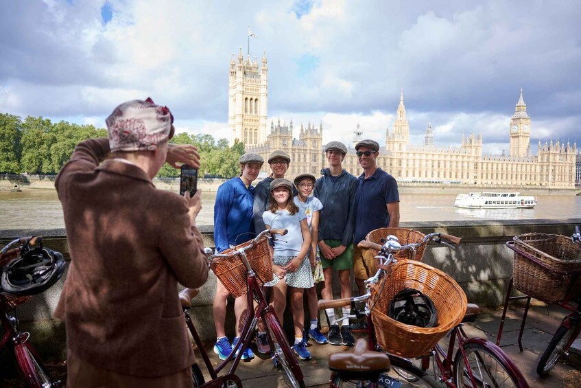 Picture 2 for Activity London: Private Family Guided Bike Tour with Childseats