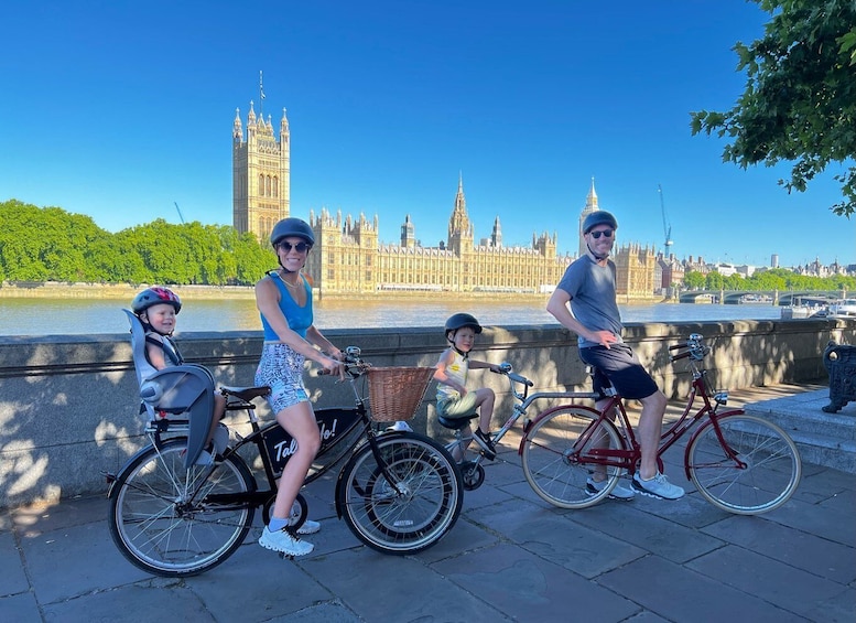 Picture 4 for Activity London: Private Family Guided Bike Tour with Childseats