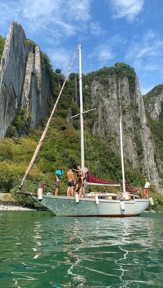 Picture 17 for Activity Iseo Lake: tours on a historic sailboat