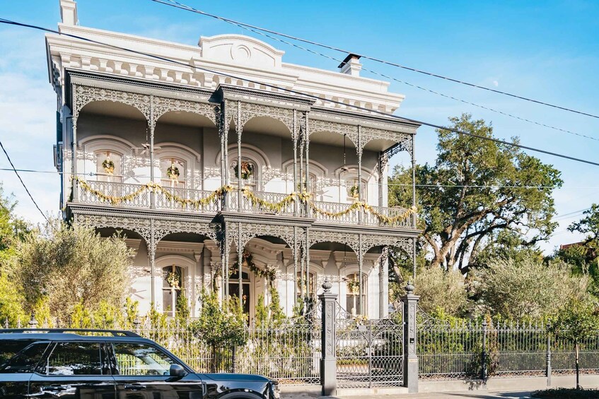 Picture 1 for Activity New Orleans: Garden District Guided Walking Tour