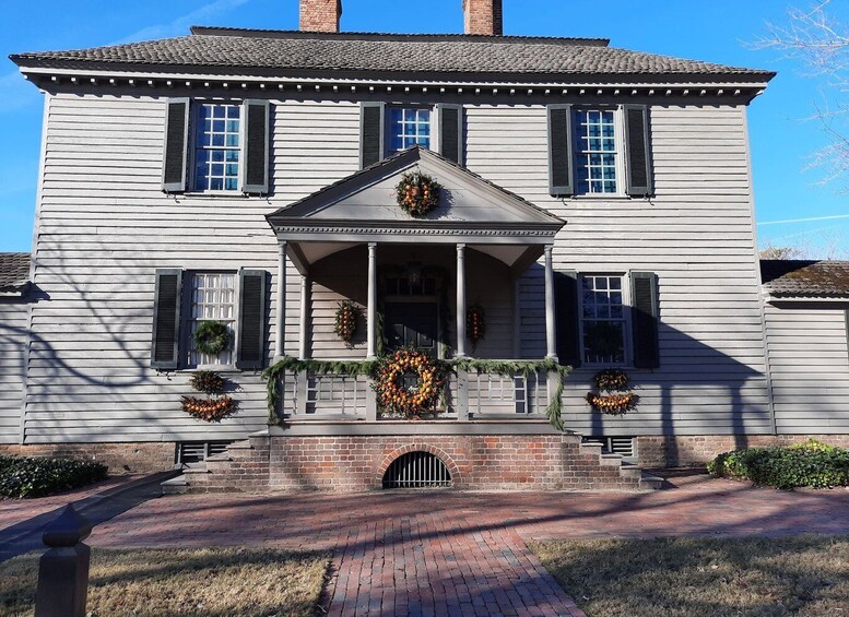 Williamsburg: Christmastime in Virginia Walking Tour