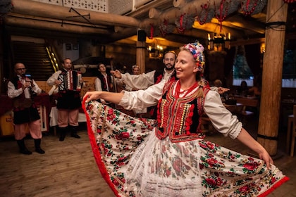 Evening Folk Show, singing, dancing and delicious food!