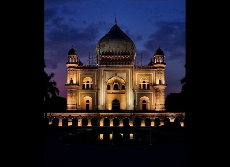 Picture 4 for Activity New Delhi: Guided Night Photography & Heritage Tour of Delhi