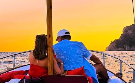 Tour di Capri i barca Classica al Tramonto