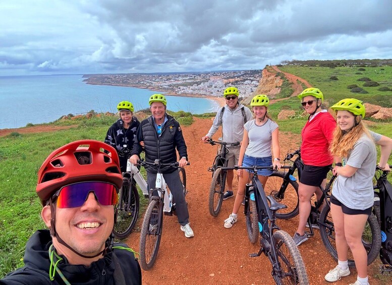 Algarve: Lagos Sightseeing guided Tour with e-bikes