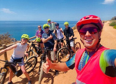 Algarve: Lagos Sightseeing guided Tour with e-bikes