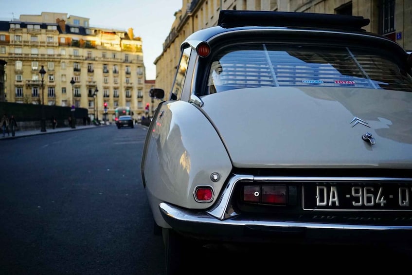 Picture 12 for Activity Paris : Highlights of Paris on a Citroën DS with Open Roof