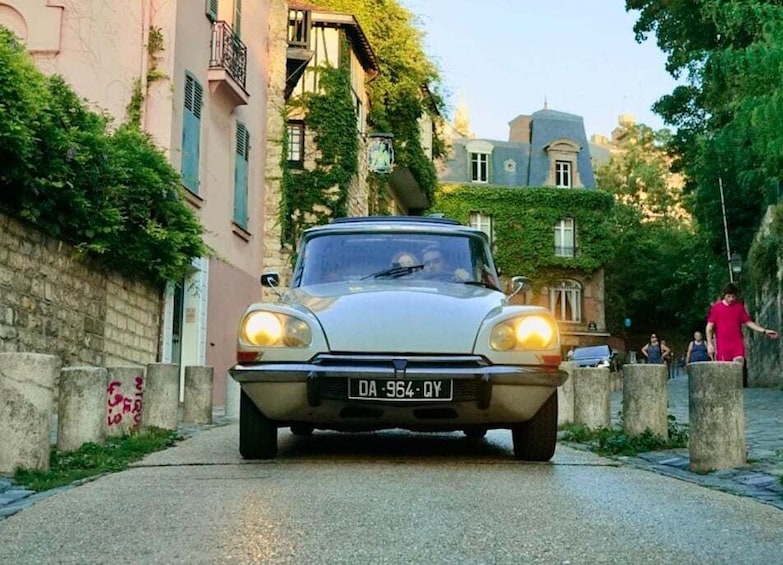 Paris : Highlights of Paris on a Citroën DS with Open Roof