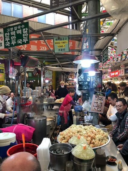 Picture 2 for Activity Seoul: Guided Foodie Walking Tour with Tastings