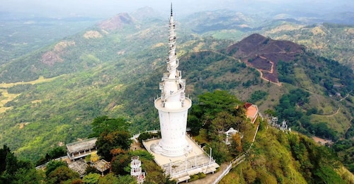 Excursión de un día de Kandy a la torre Ambuluwawa