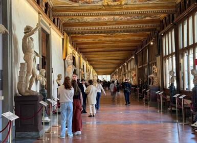 Florence: Uffizi Gallery Skip-the-line Ticket with escort