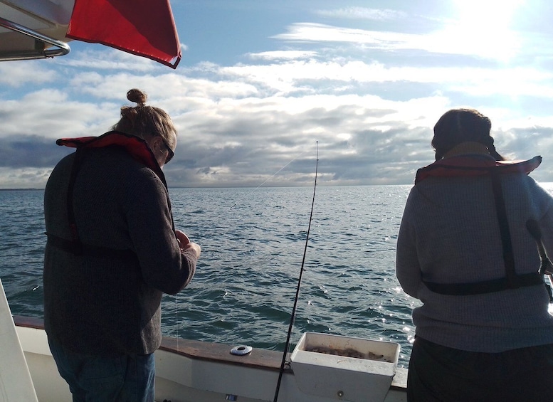 Picture 6 for Activity Cascais: Family Fishing with Welcome Drinks