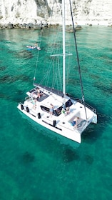 Cagliari: Sailing Tour with Snorkeling and a Prosecco Toast