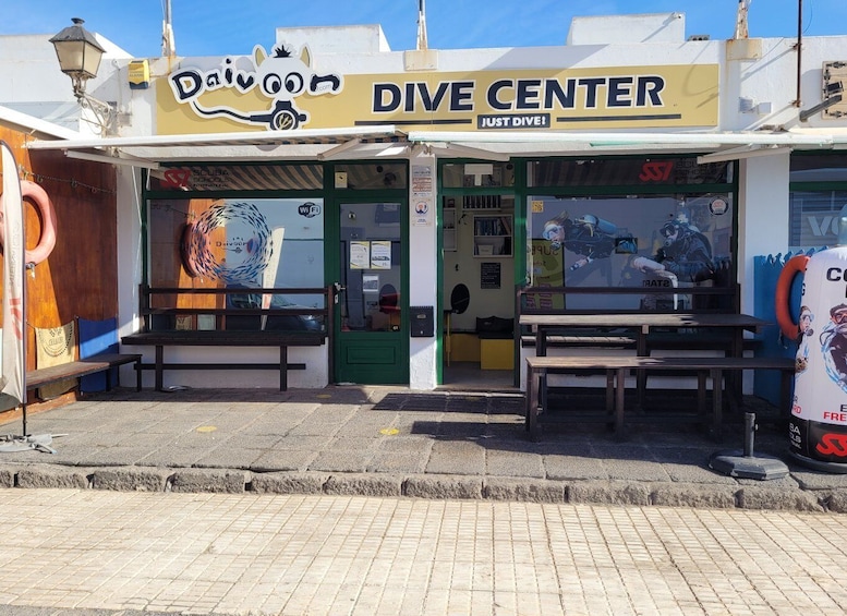 Picture 7 for Activity Lanzarote: Small Group Beginner Dive Course Costa Teguise