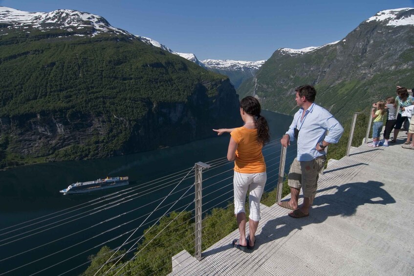 Picture 2 for Activity Geiranger: Bus Tour with Multilingual Audio Guide