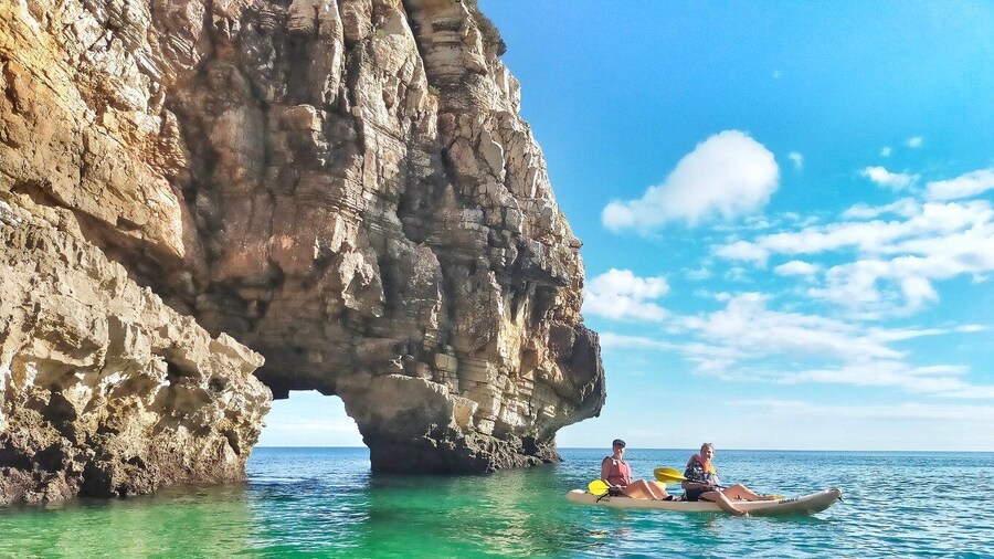 Raposeira: Guided Kayak Tour and Praia da Ingrina Caves