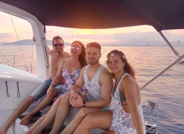 Barcelona: Sunset Sailing Tour with Open Bar & Snacks