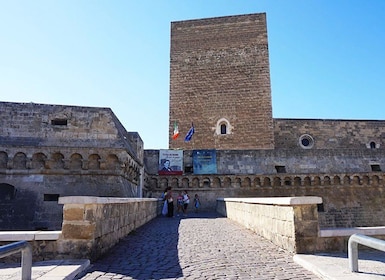 Bari: Norman-Swabian Castle Guided Tour