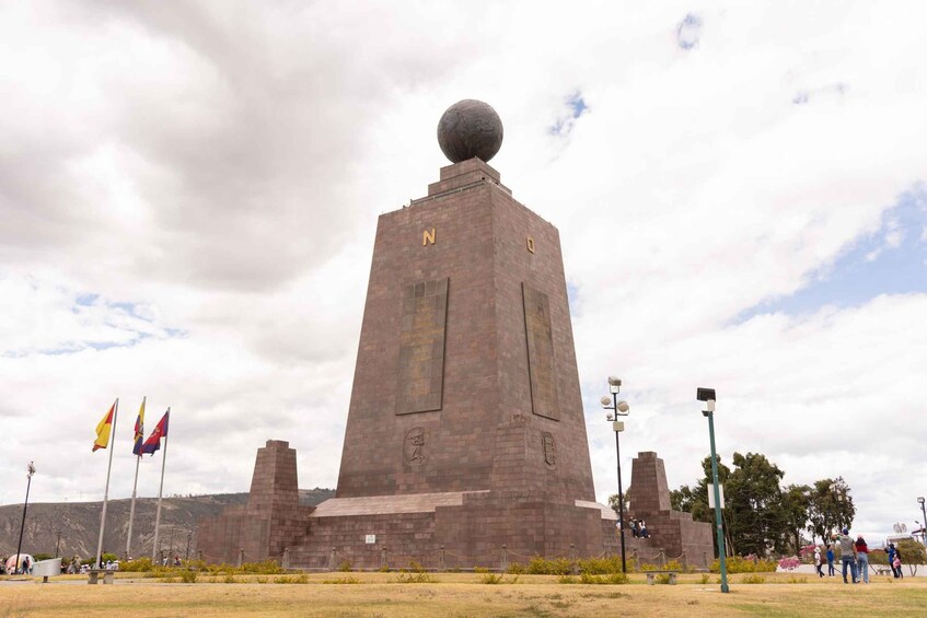 Picture 1 for Activity Quito: Mitad del Mundo, Monumento, Museodel Sol, and Cráter