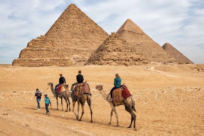 30 Minuet Camel Ride At Giza Pyramids