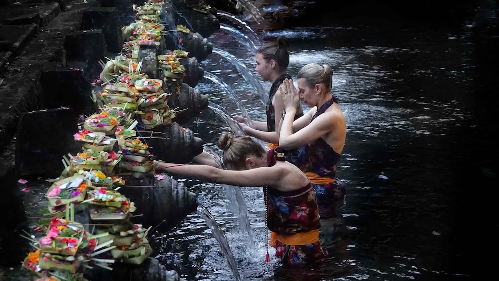 Picture 4 for Activity Bali: Tarot, Oracle Reading, and Cleansing Tirta Empul Trip