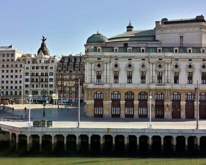 Picture 2 for Activity Walking tour of Bilbao with pintxo and drink