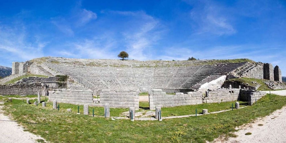 Ioannina: Dodoni Theater & Archaeological Museum tour