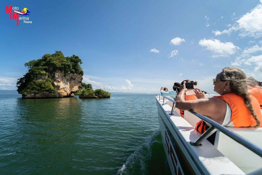 Los Haitises National Park: Boat and Walking Tour with Lunch