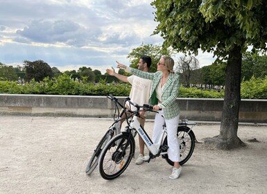 París: tour guiado en bicicleta eléctrica por la tarde para grupos pequeños