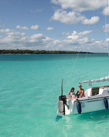 Sailboat tour in the seven colors lagoon of Bacalar