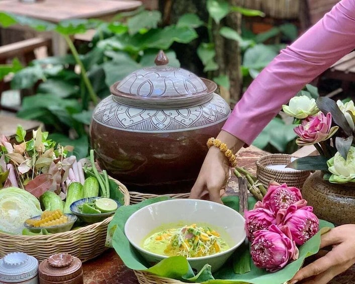 Picture 1 for Activity Siem Reap: Evening food Tour Guided and Unique Tour