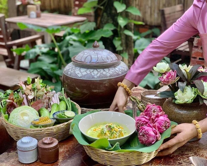 Picture 1 for Activity Siem Reap: Evening food Tour Guided and Unique Tour