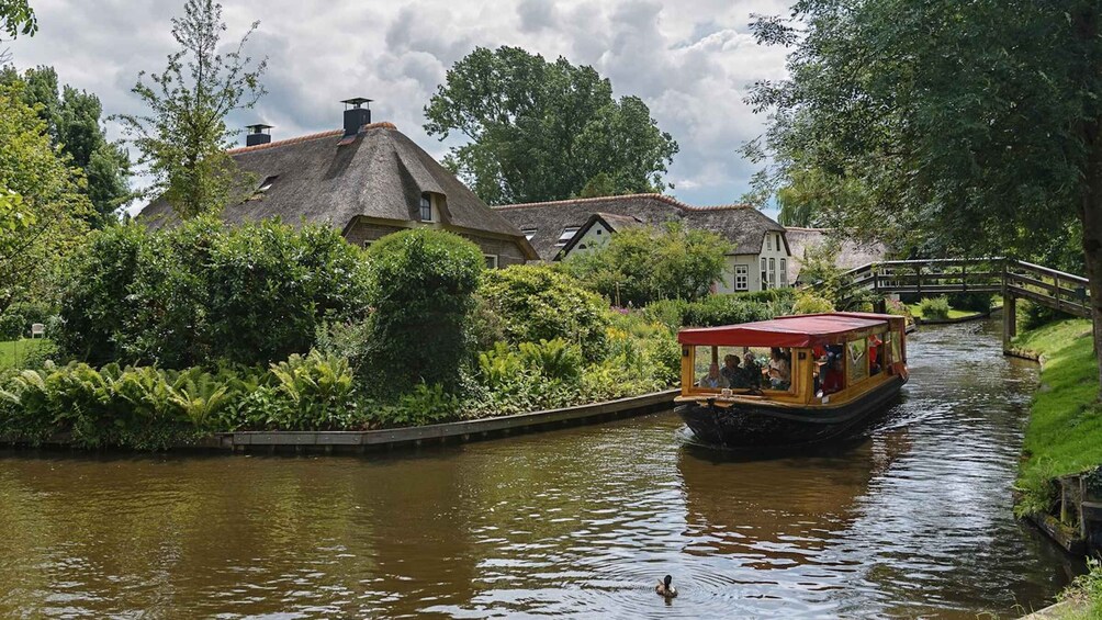 Picture 4 for Activity Giethoorn: Canals & Weerribben-Wieden Lake Guided Boat Tour