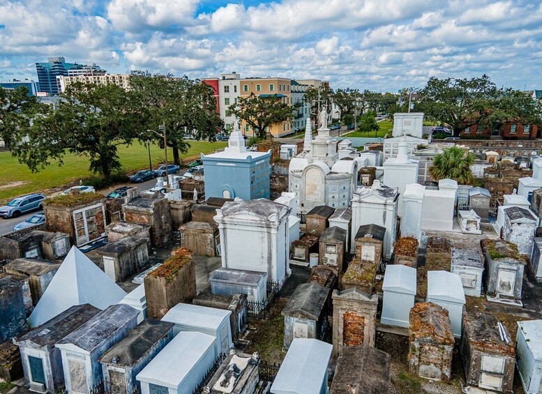 New Orleans: Walking Tour Inside St. Louis Cemetery No. 1