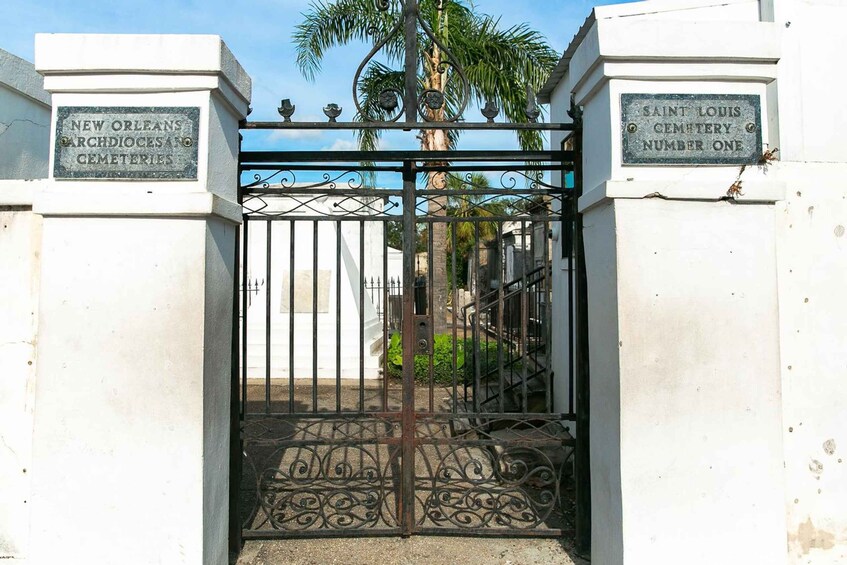 Picture 1 for Activity New Orleans: Walking Tour Inside St. Louis Cemetery No. 1