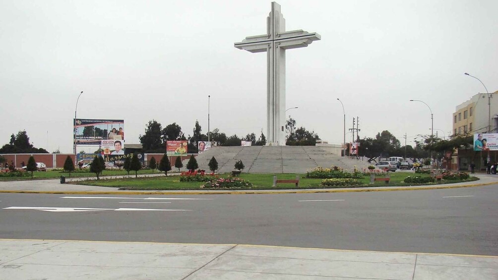 Picture 3 for Activity City Tour Trujillo |Panoramic bus|