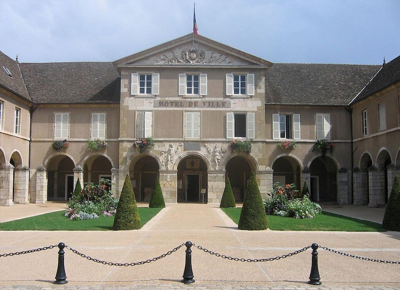 Picture 1 for Activity Beaune: Exclusive Private Guided Tour