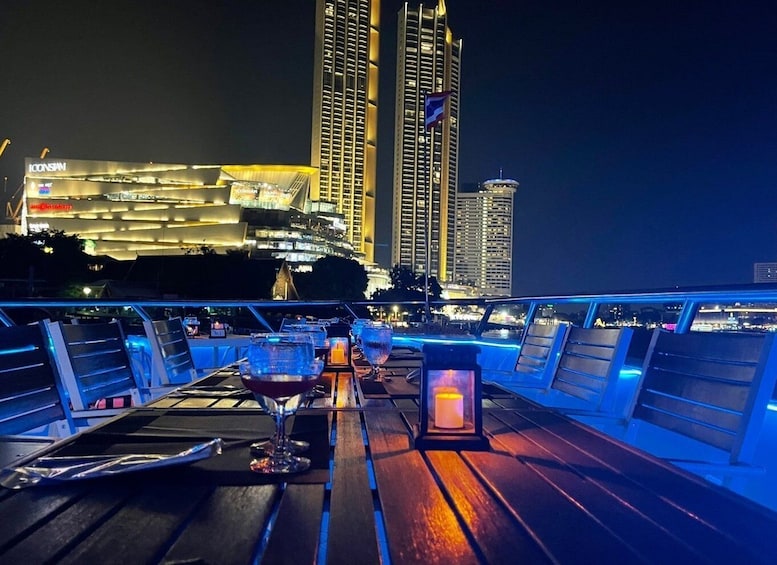 Bangkok: Chao Phraya River Buffet Dinner Cruise