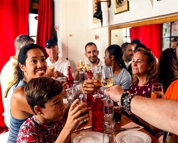 París: Visita a pie con degustación de comida en Montmartre con Plato Secre...