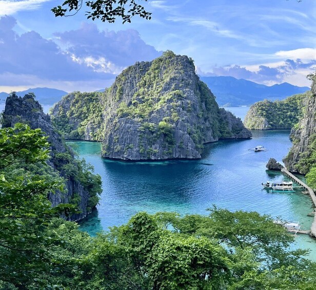 Coron: Private Boat Hire with Bespoke Guided Tour