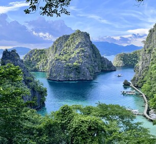 Coron: Private Boat Hire with Bespoke Guided Tour