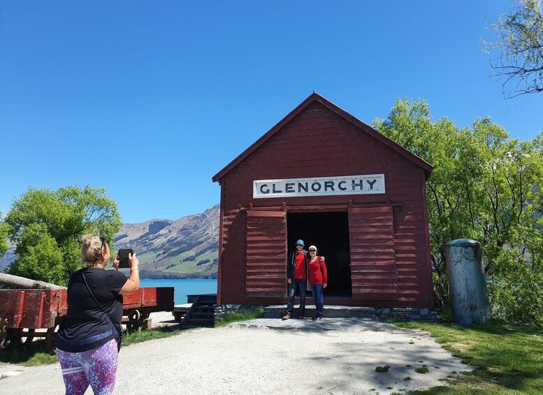 From Queenstown: Half Day Trip to Glenorchy by Coach