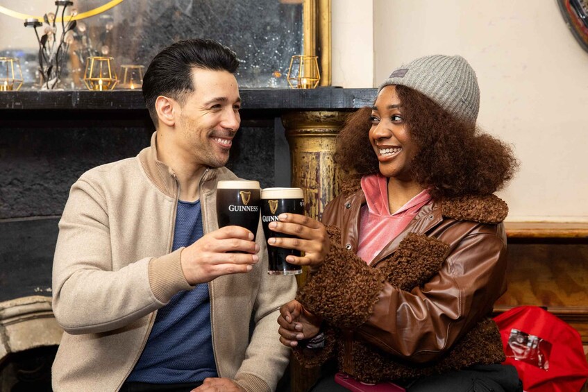 Dublin: Traditional Pubs Walking Tour with Local Guide