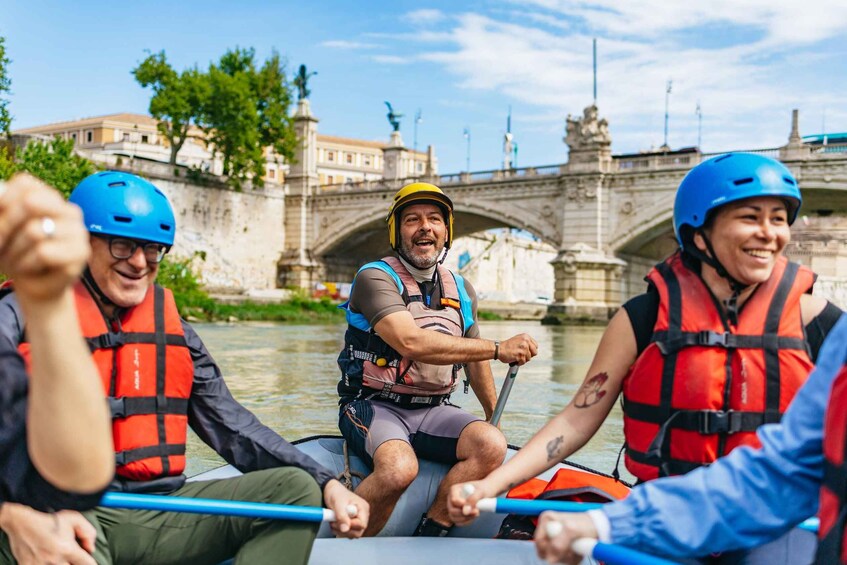 Rome: Tiber River Urban Rafting Tour with Roman Pizza